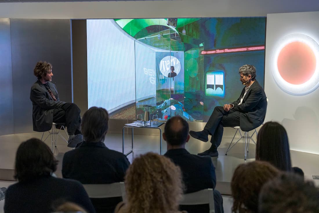 Simon celebra el Día Internacional de la Luz con una sesión llena de inspiración en La Casa de la Luz